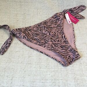 Xhilaration NWT Women’s L (8-10) high leg, high waist bikini bottom